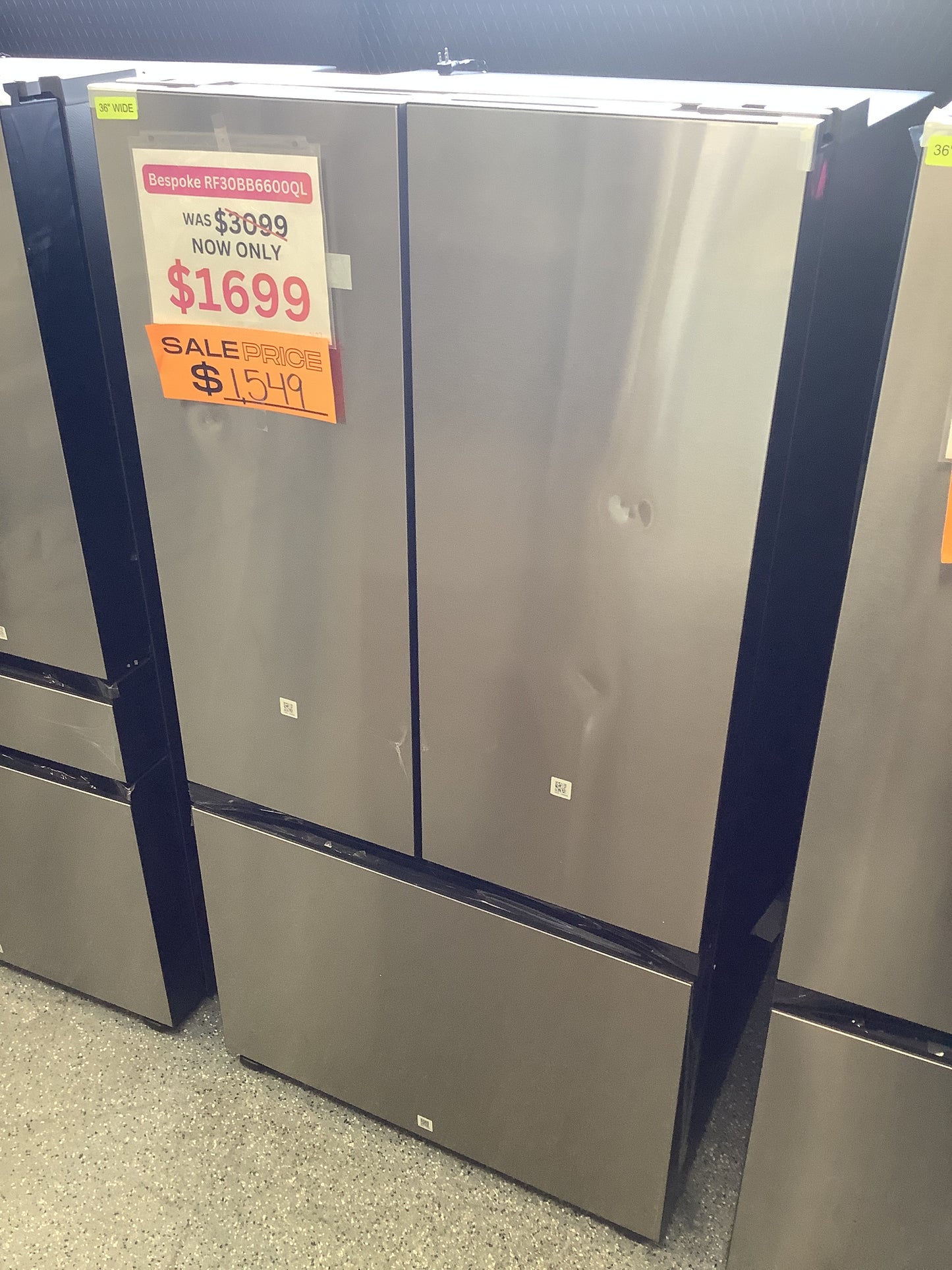 Bespoke 3-Door French Door Refrigerator (30 cu. ft.) with Beverage Center™ in Stainless Steel