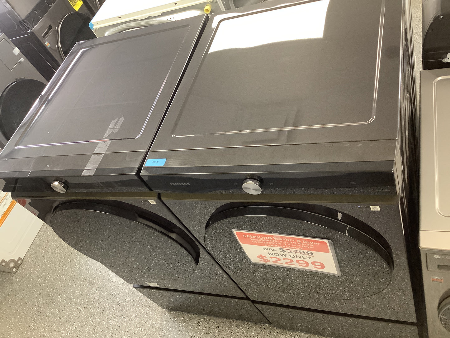 Samsung 5.3 cu ft Washer and 7.6 cu ft Dryer Set - Includes Pedestals