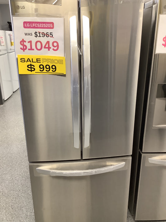 LG 30 in. W 22 cu. ft. French Door Refrigerator with Ice Maker in Stainless Steel