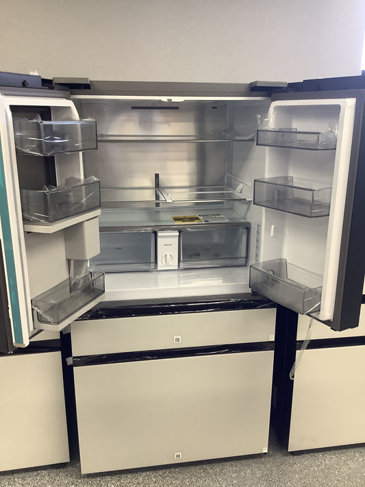 Bespoke 4-Door French Door Refrigerator (29 cu. ft.) with Beverage Center