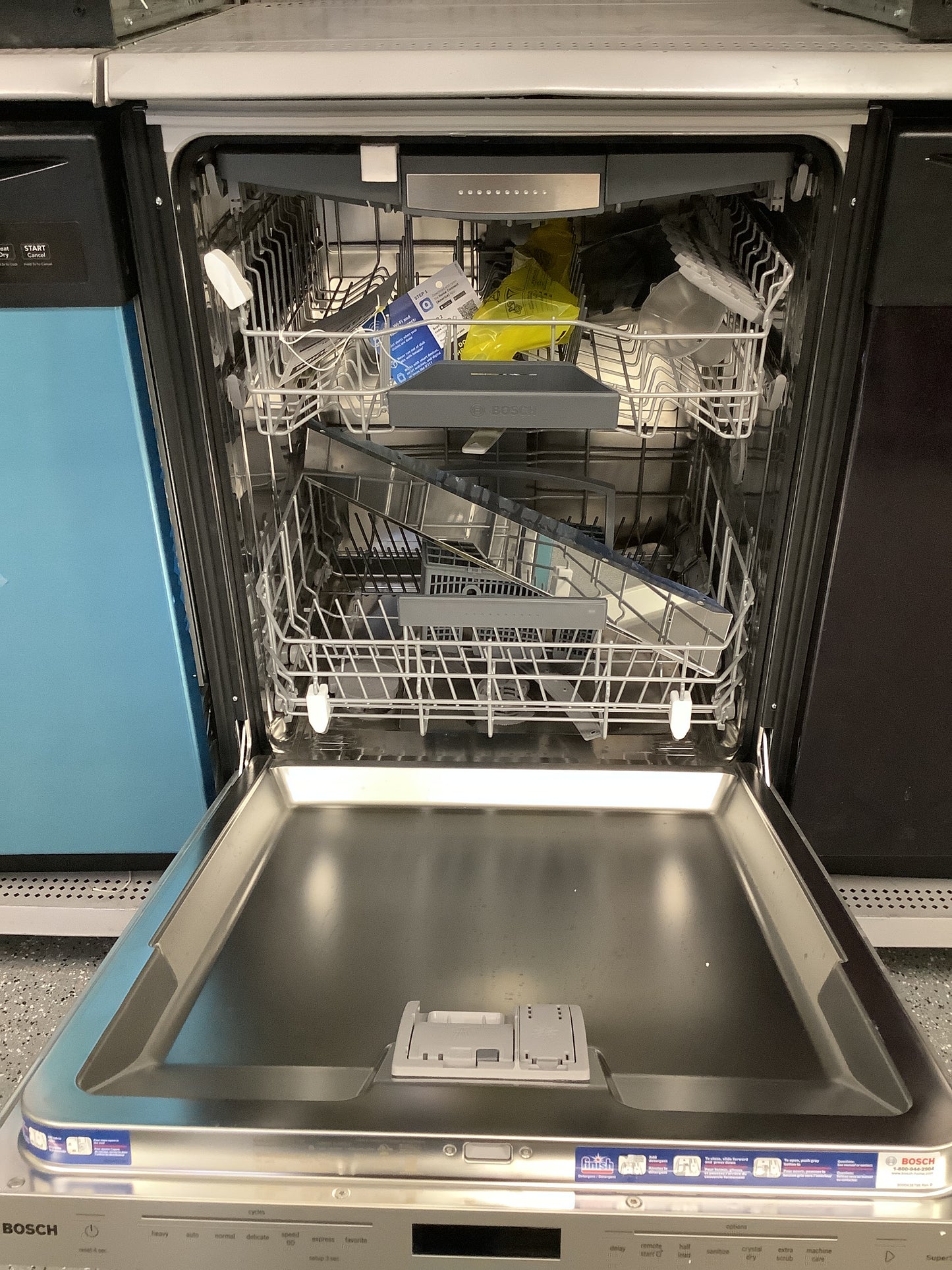 BOSCH 800 Series Dishwasher 24'' Stainless steel