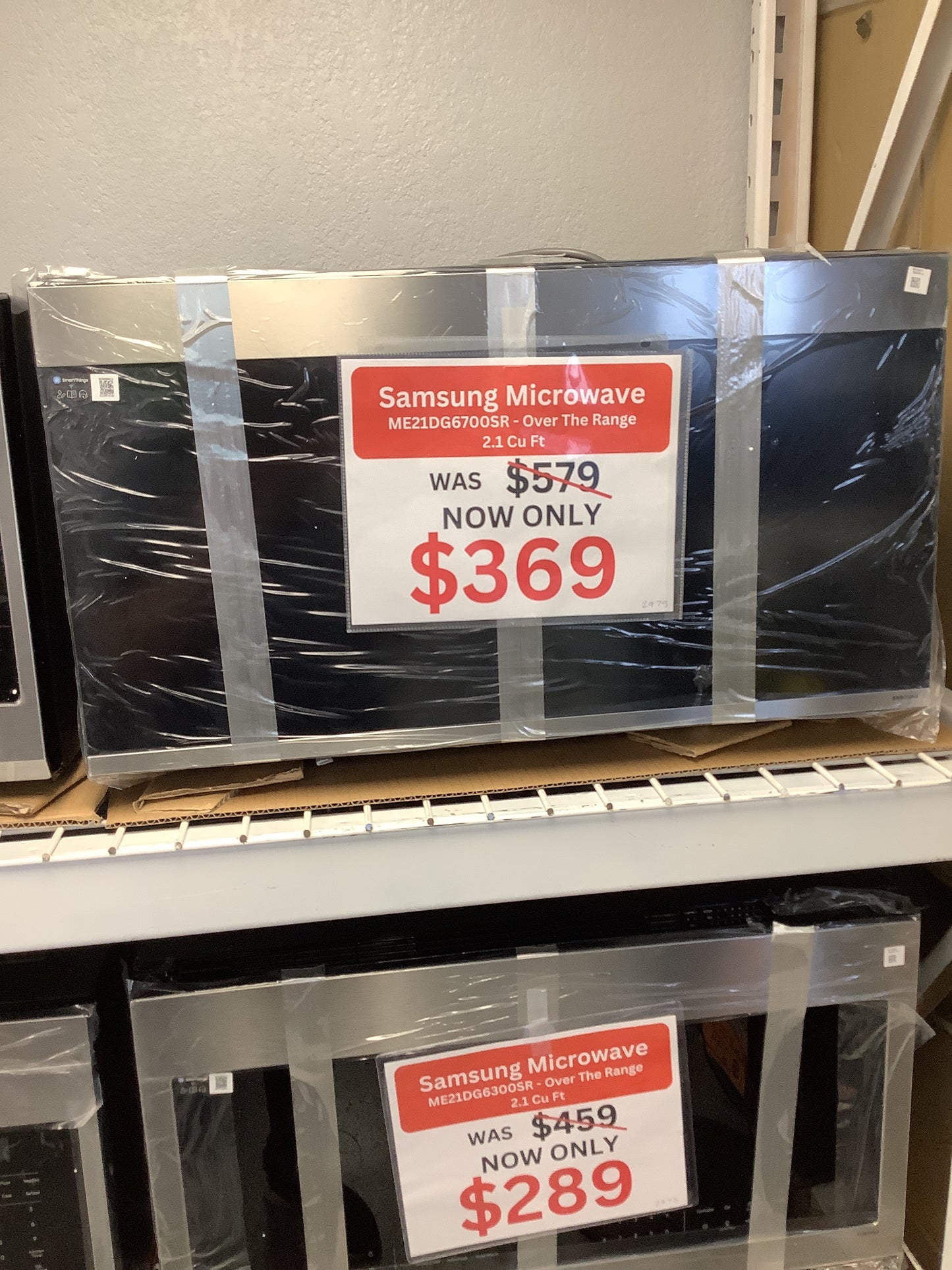 Samsung - Bespoke 2.1 Cu. Ft. Over-the-Range Microwave with Sensor Cooking and Auto Dimming Glass Touch Controls - Stainless Steel